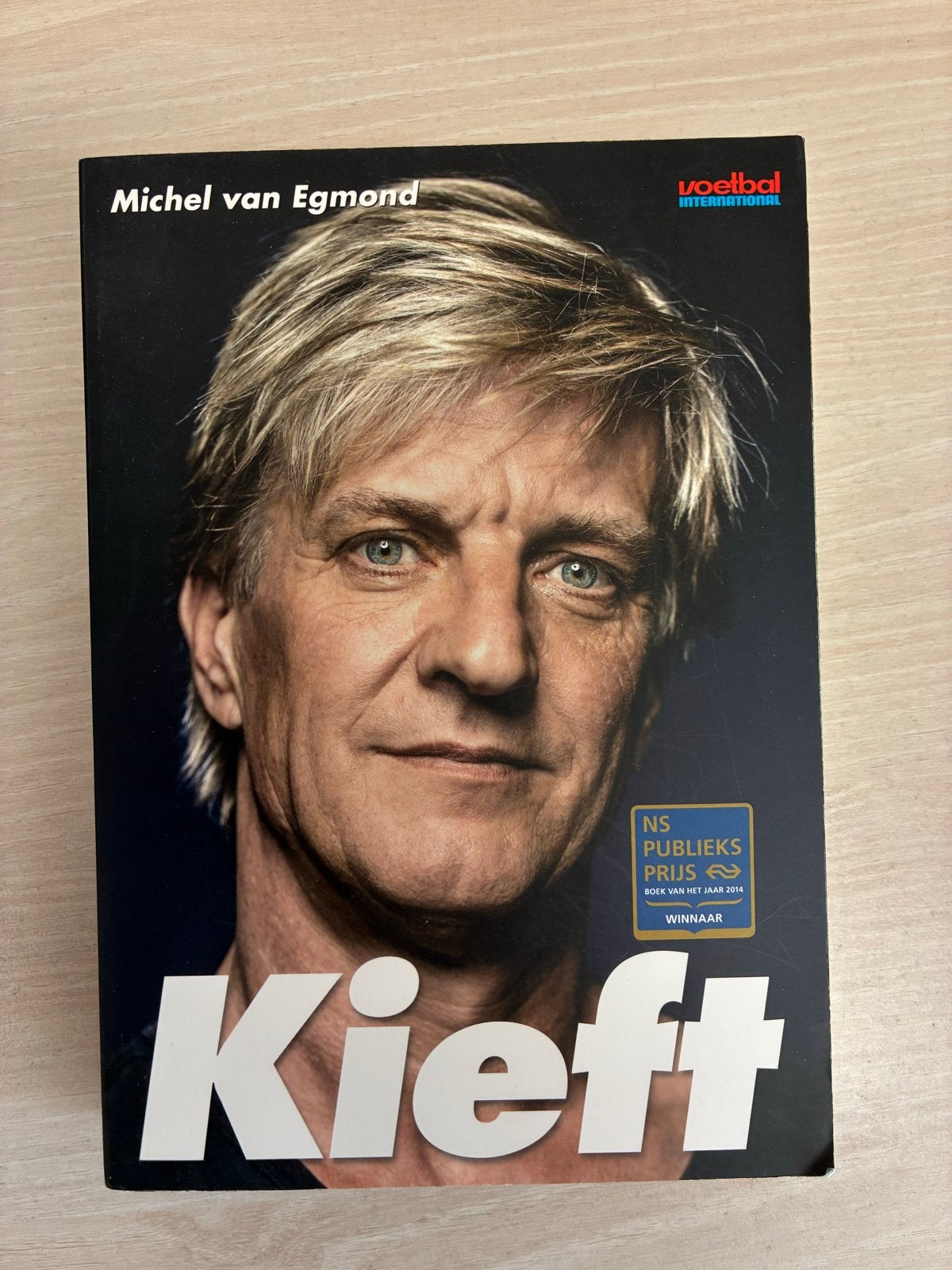 Kieft - Michel van Egmond (Voetbal International), Ophalen of Verzenden, Zo goed als nieuw, Sport