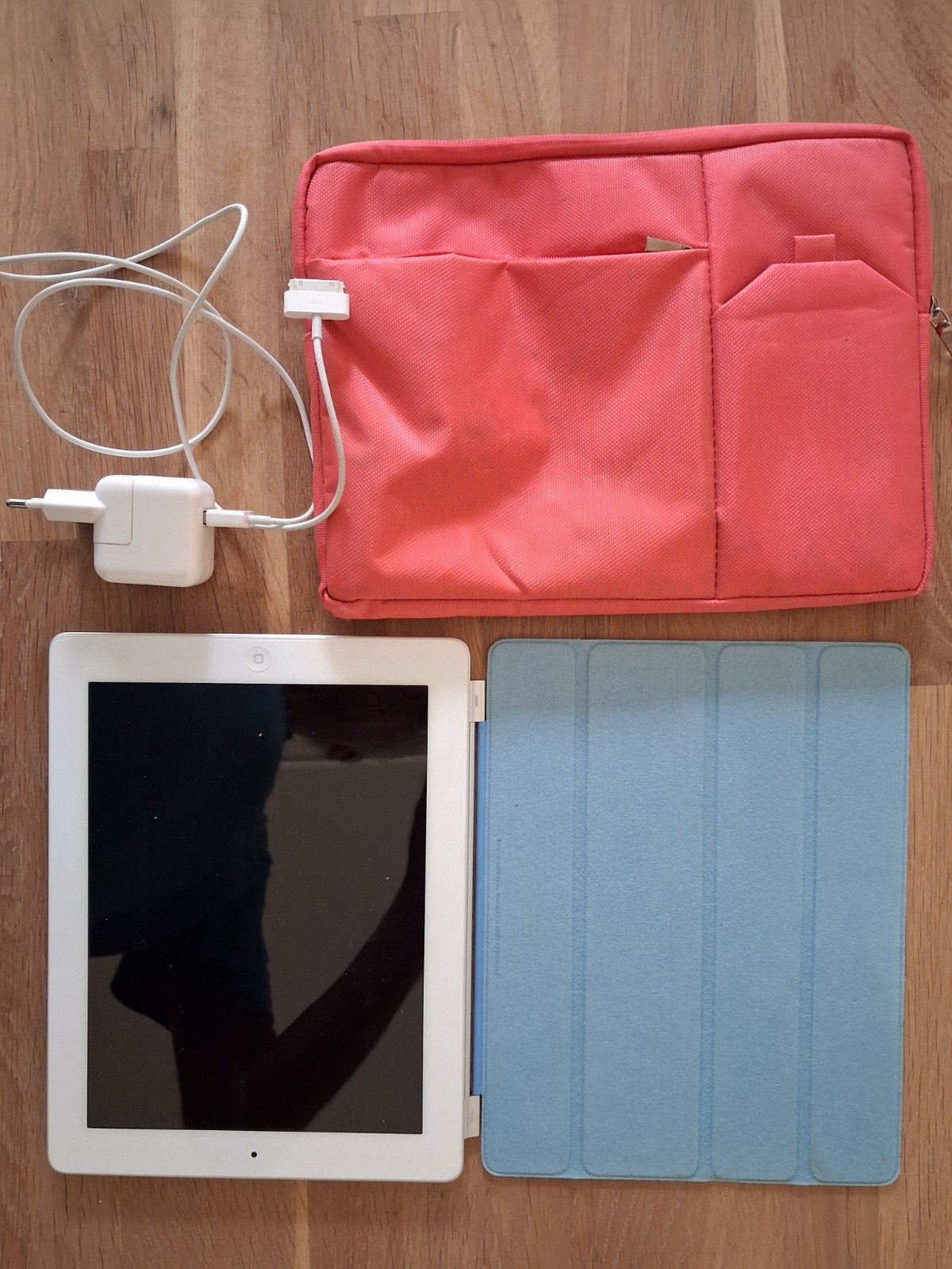 Apple iPad 2 16GB Wi-Fi Wit met hoes en oplader, Ophalen of Verzenden