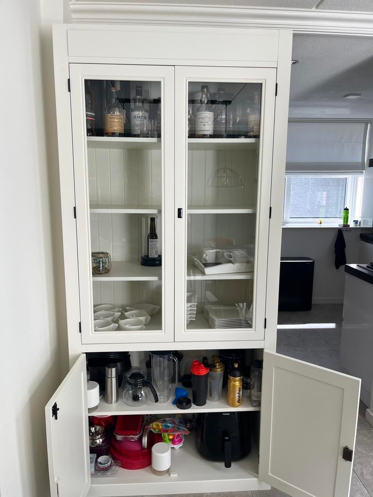 Witte buffetkast Stijlvol en ruim (merk Goossens), Huis en Inrichting, Kasten | Buffetkasten, Gebruikt, 200 cm of meer, 100 tot 150 cm