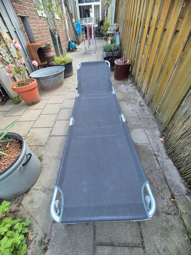 Opvouwbaar ligbed - Ideaal voor tuin of camping, Ophalen, Gebruikt, Metaal, Inklapbaar