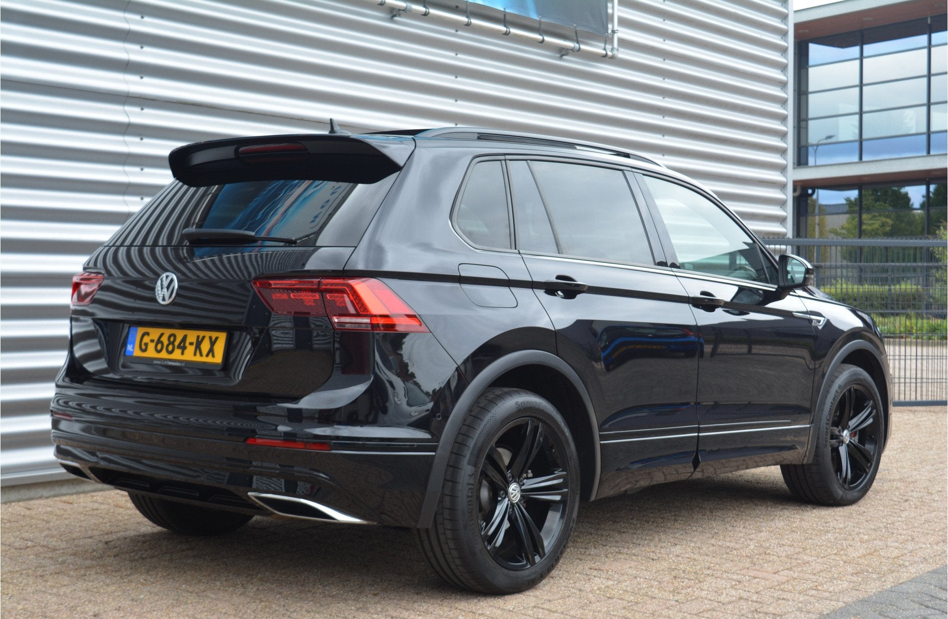Volkswagen Tiguan 2.0 TSI 4Motion Pano/300PK/DSG/OrgNL, Auto's, Gebruikt, 1984 cc, 2500 kg, Zwart