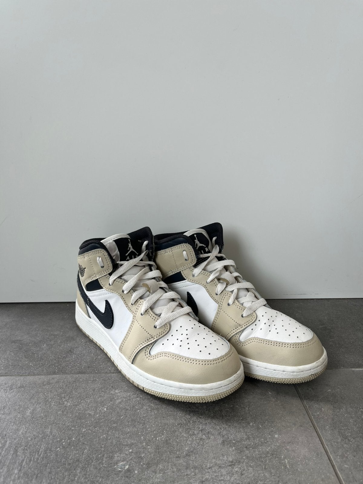 Nike Air Jorden Beige, Kleding | Dames, Schoenen, Beige, Ophalen of Verzenden, Sneakers of Gympen, Zo goed als nieuw