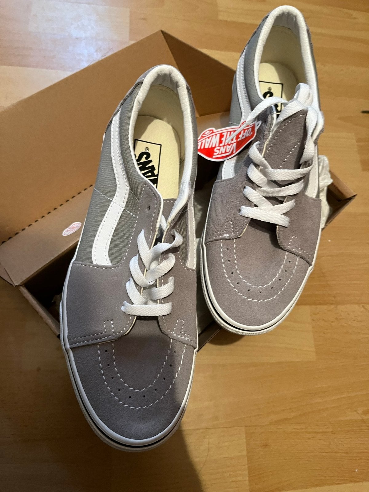 Nieuwe suede grijze vans gympen unisex, Ophalen of Verzenden, Nieuw, Overige kleuren