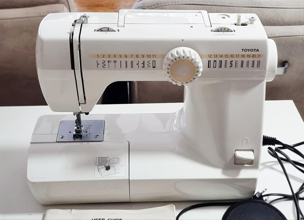 Toyota CU27 RS2000 naaimachine., Ophalen of Verzenden, Gebruikt, Naaimachine, Overige merken