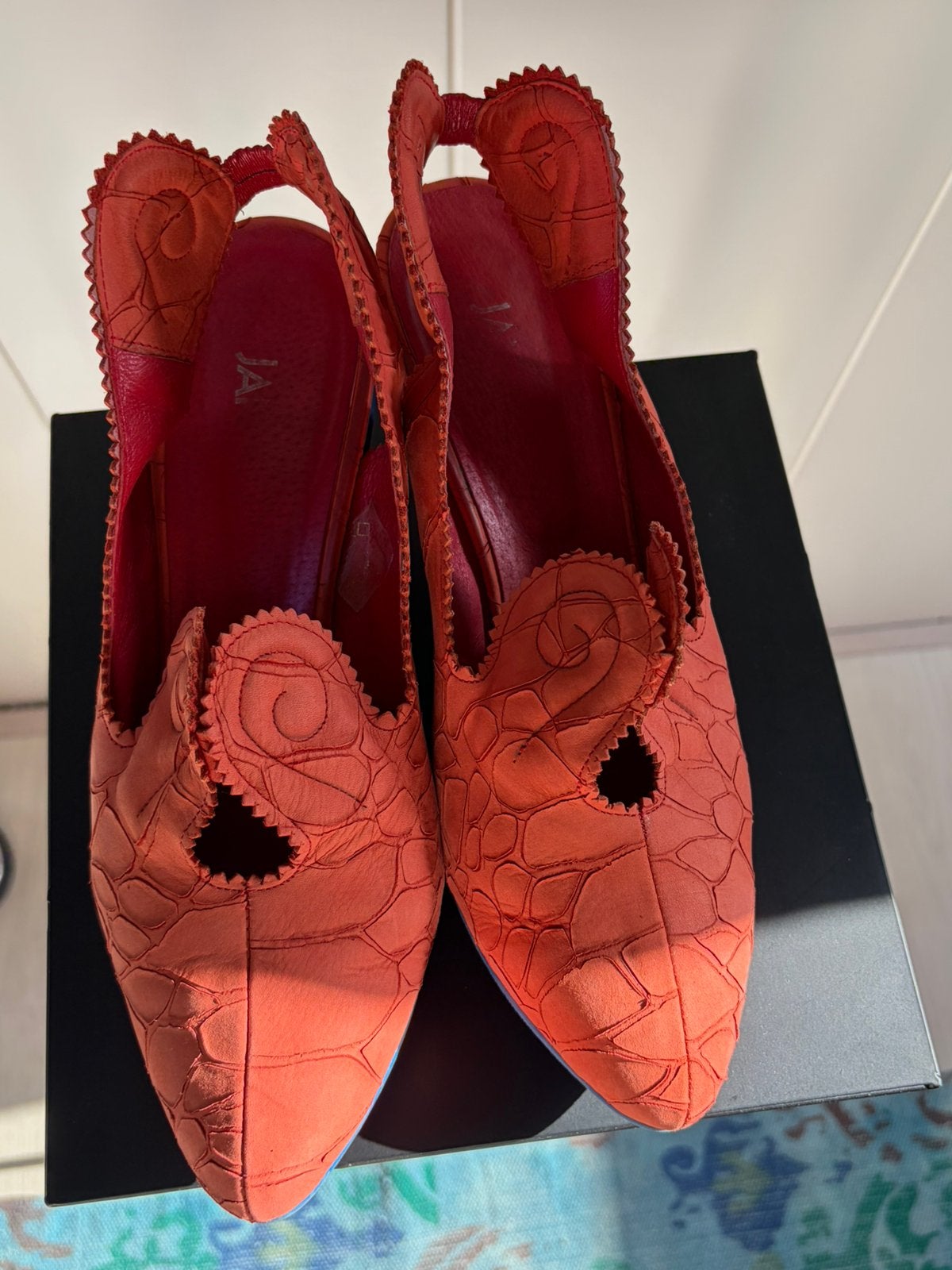 Jan Jansen is dood maar zijn schoenen gaan door.., Pumps, Oranje, Ophalen of Verzenden, Zo goed als nieuw