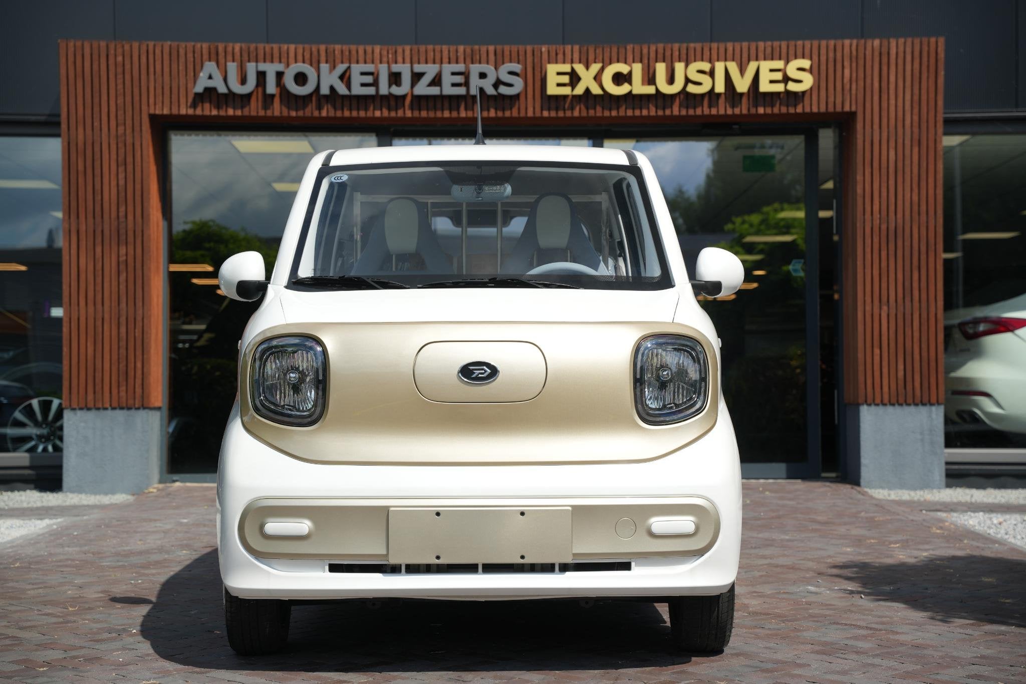 Bontu Mango Airco Radio/Bluetooth Camera 4 zitplaatsen, Auto's, Stof, Gebruikt, Overige carrosserieën, Wit