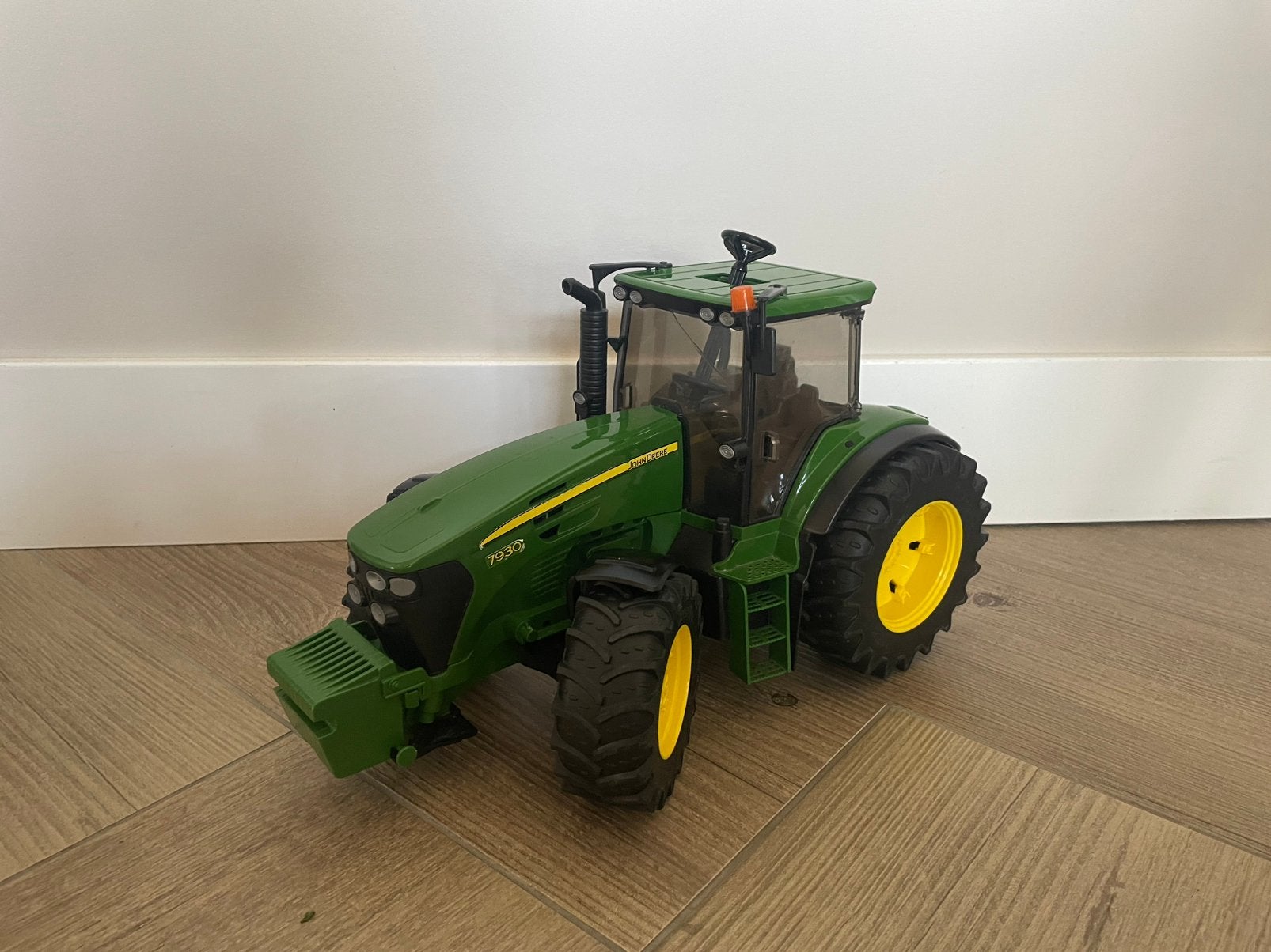 Mooie Bruder John Deere trekker te koop!, Ophalen, Zo goed als nieuw