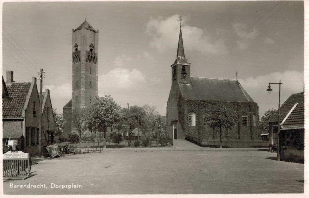 BARENDRECHT Dorpsplein, Verzamelen, Ansichtkaarten | Nederland, Ophalen of Verzenden, 1920 tot 1940, Ongelopen, Zuid-Holland