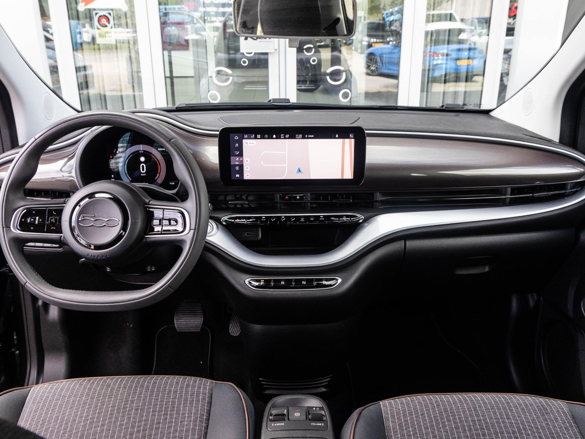 Fiat 500E Icon Edition 42 kWh | Stoelverwarming | LM velgen, Auto's, Fiat, Stof, Gebruikt, 118 pk, Bruin