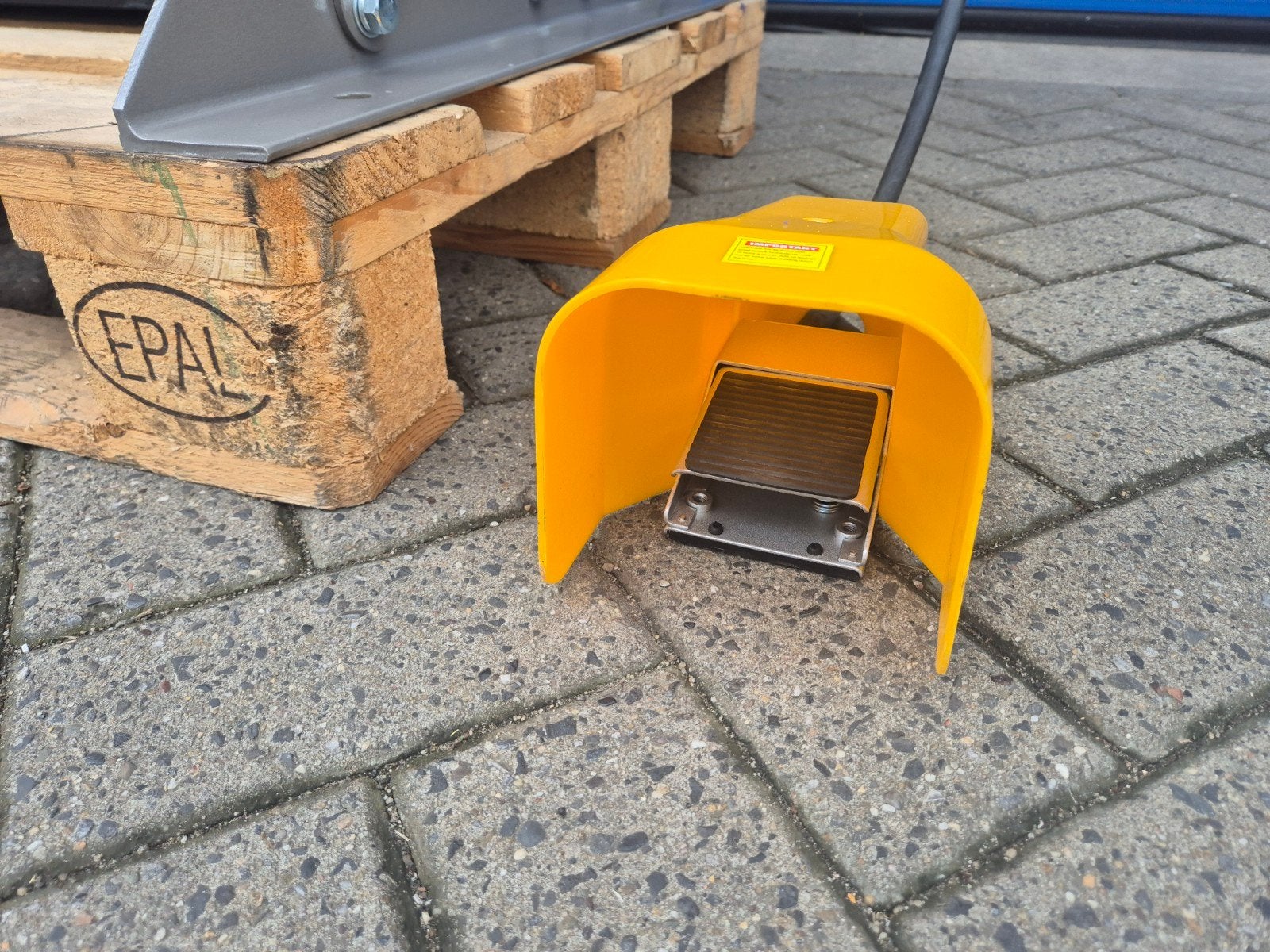 Foto 16 van RODCRAFT Werkplaatspers Hydro-pneumatisch 75 TON NU ACTIE!