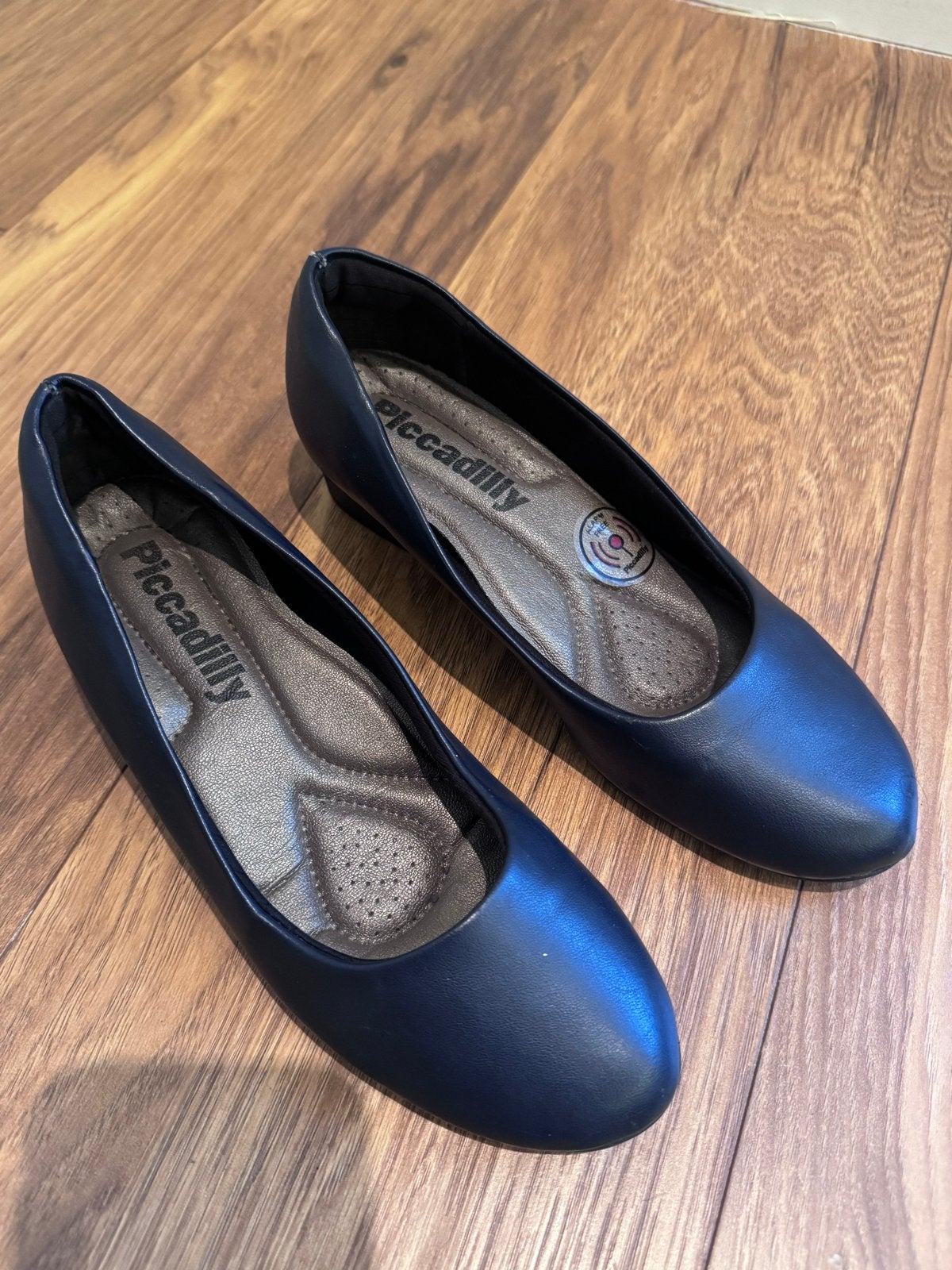 Piccadilly stewardess pumps - Donkerblauw - Maat 35 (valt al, Kleding | Dames, Ophalen of Verzenden, Gedragen, Blauw, Pumps