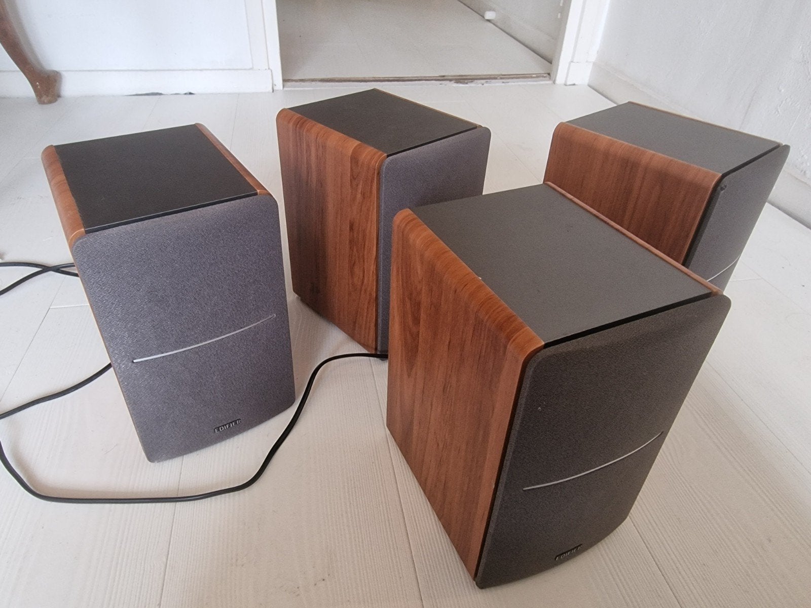 2 x Set Edifier R1280DB Bluetooth Boekenplank Speakers