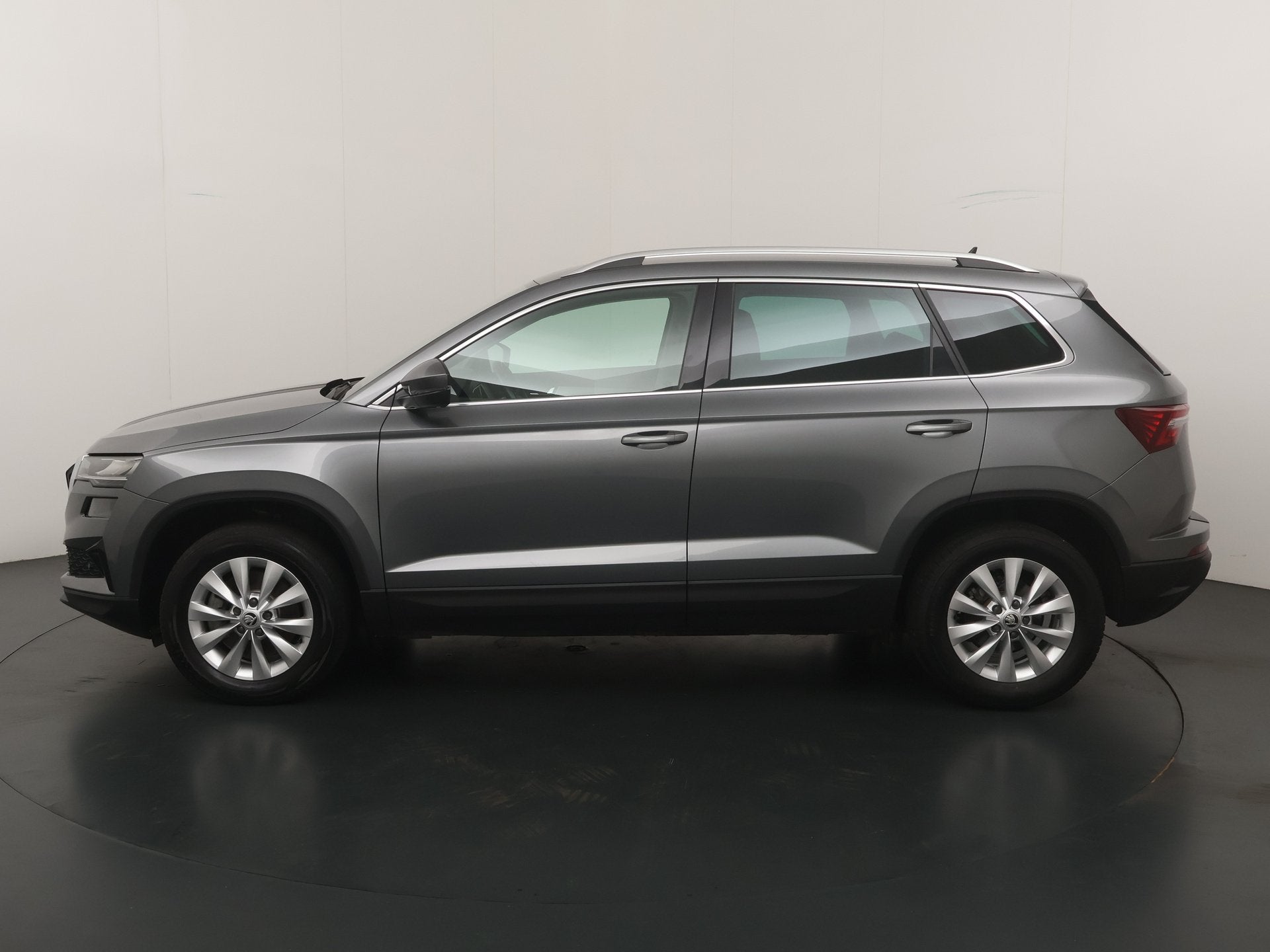 Skoda Karoq 1.5 TSI ACT Business Edition | Trekhaak | Camera, Auto's, Voorwielaandrijving, 4 cilinders, Karoq, Bedrijf