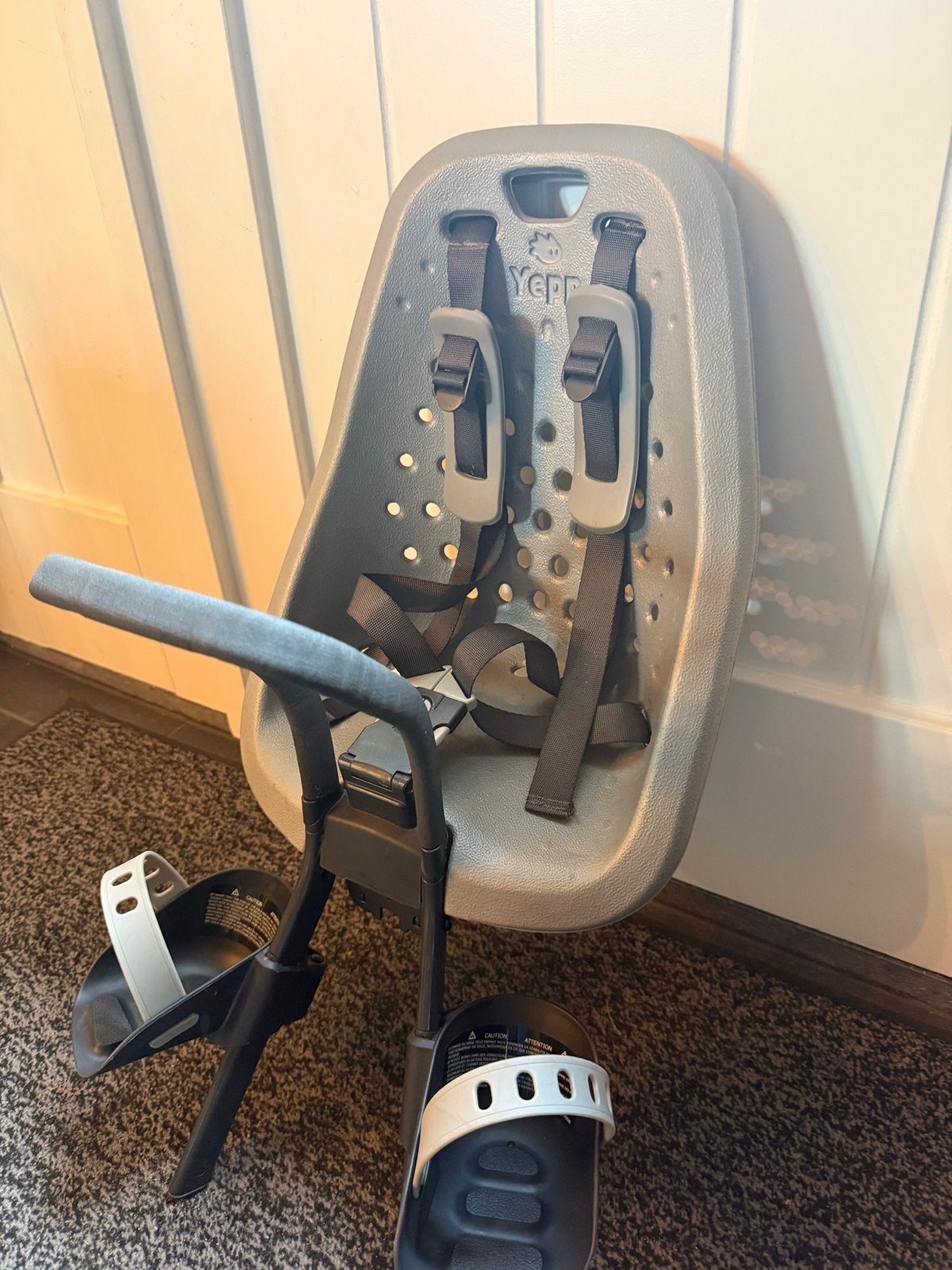 Thule Yepp Nexxt Mini Fietsstoeltje - Voorzitje, Fietsen en Brommers, Voorzitje, Ophalen of Verzenden, 0 t/m 13 kg, Gebruikt