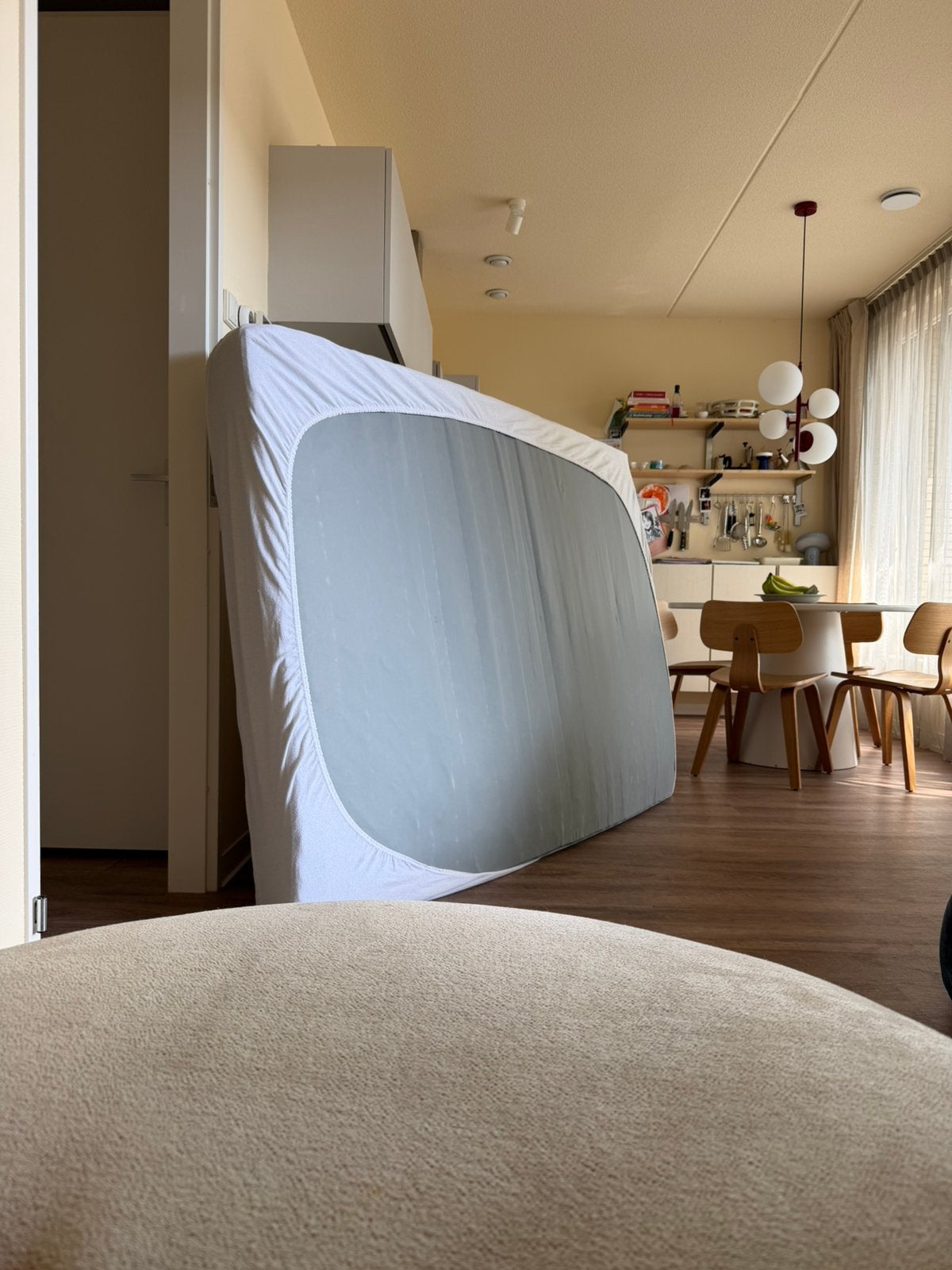 matras met matrashoes en beschermhoes, Ophalen, 140 cm, Zo goed als nieuw, Twijfelaar