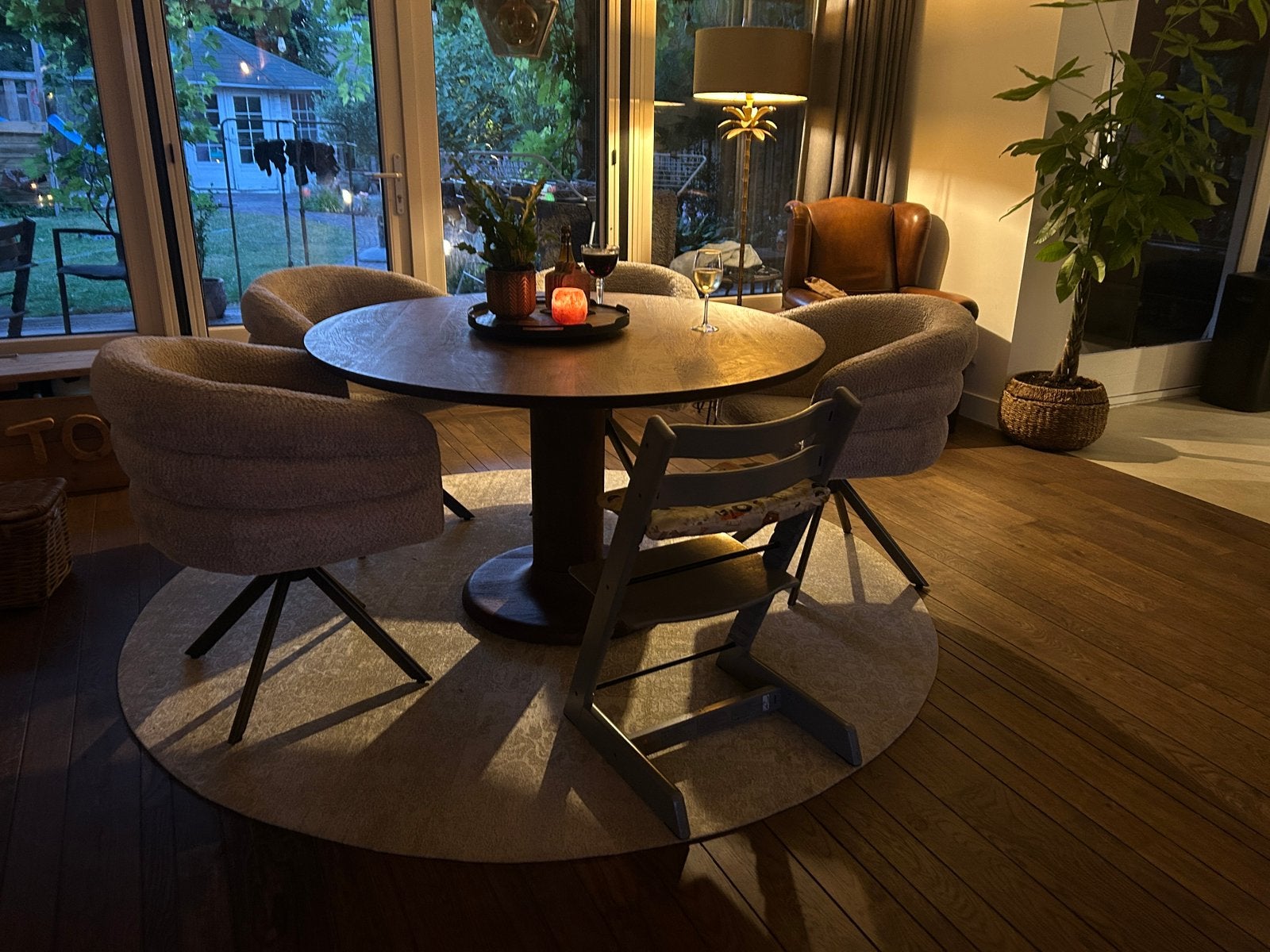 Tapijt binnen rond, Huis en Inrichting, Ophalen, Zo goed als nieuw, Rond, 200 cm of meer