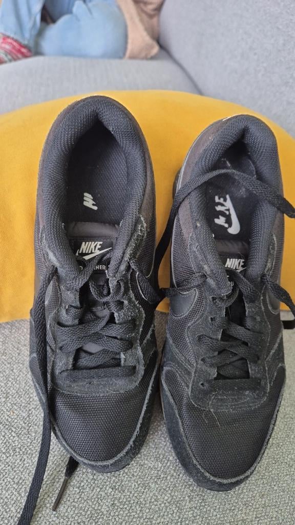 Nike MD2 Runner 2 schoenen - Zo goed als nieuw, Zwart, Nike, Ophalen of Verzenden, Sneakers of Gympen