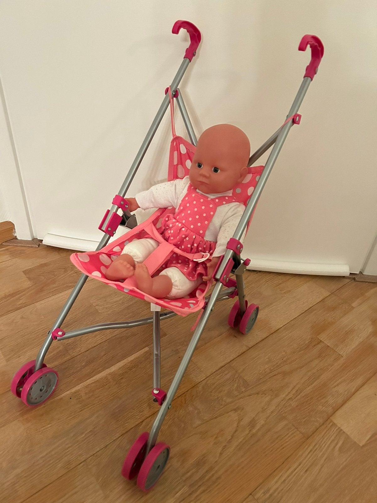 Speelgoed buggy met pop, Kinderen en Baby's, Speelgoed | Poppen, Ophalen of Verzenden, Gebruikt, Babypop