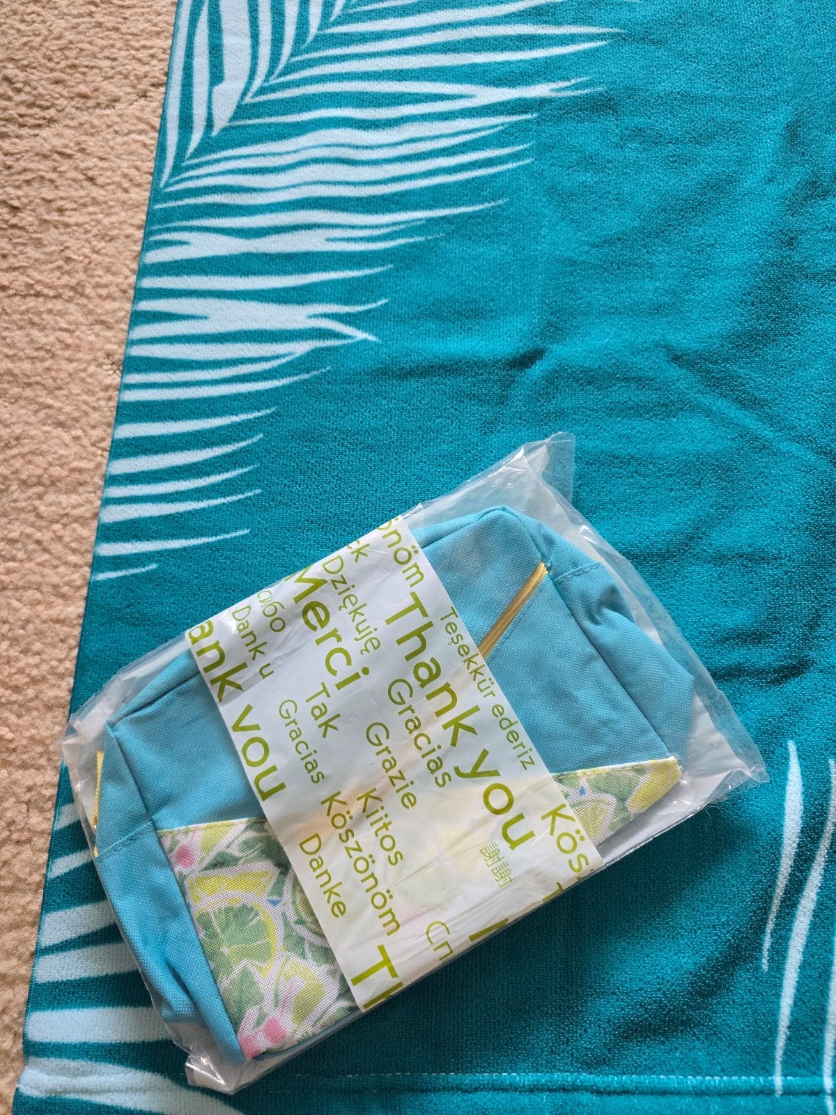 Nieuwe wellness set : Grote saunadoek + toilettas, Ophalen of Verzenden, Nieuw, Overige typen