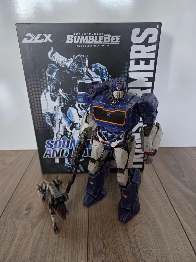 ThreeZero Transformers Soundwave and Ravage DLX, Verzamelen, Transformers, Overige generaties, Ophalen, Zo goed als nieuw, Decepticons