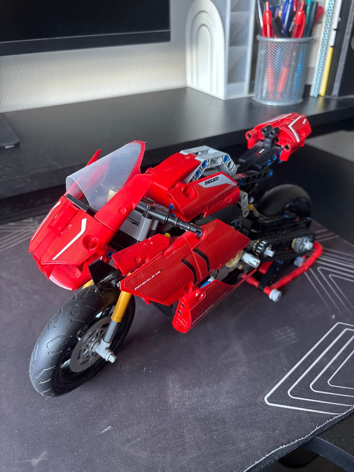 Lego Technic Ducati Panigale V4 R, Ophalen, Zo goed als nieuw, Overige merken