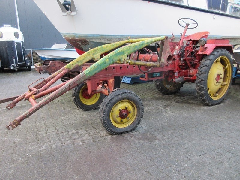 Klassieke werktuigdrager Schonebeck tractor met voorlader, Ophalen