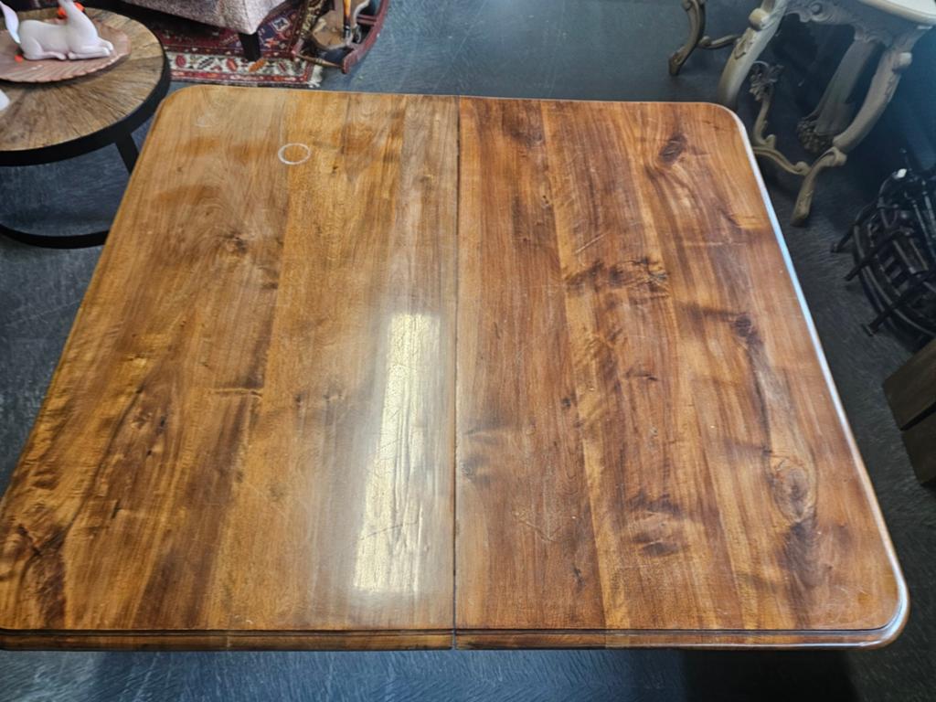 Antieke uitklapbare tafel met sierlijke poten, Antiek en Kunst, Ophalen of Verzenden