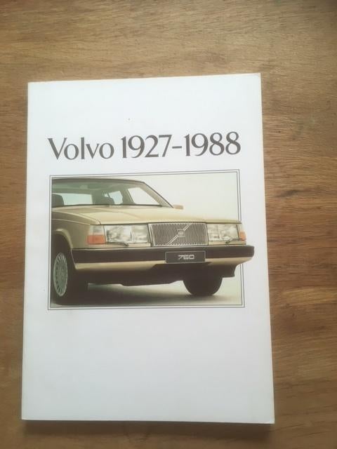 Autoboeken:       Volvo      1927 - 1988     NL, Volvo, Zo goed als nieuw, Volvo, Ophalen of Verzenden