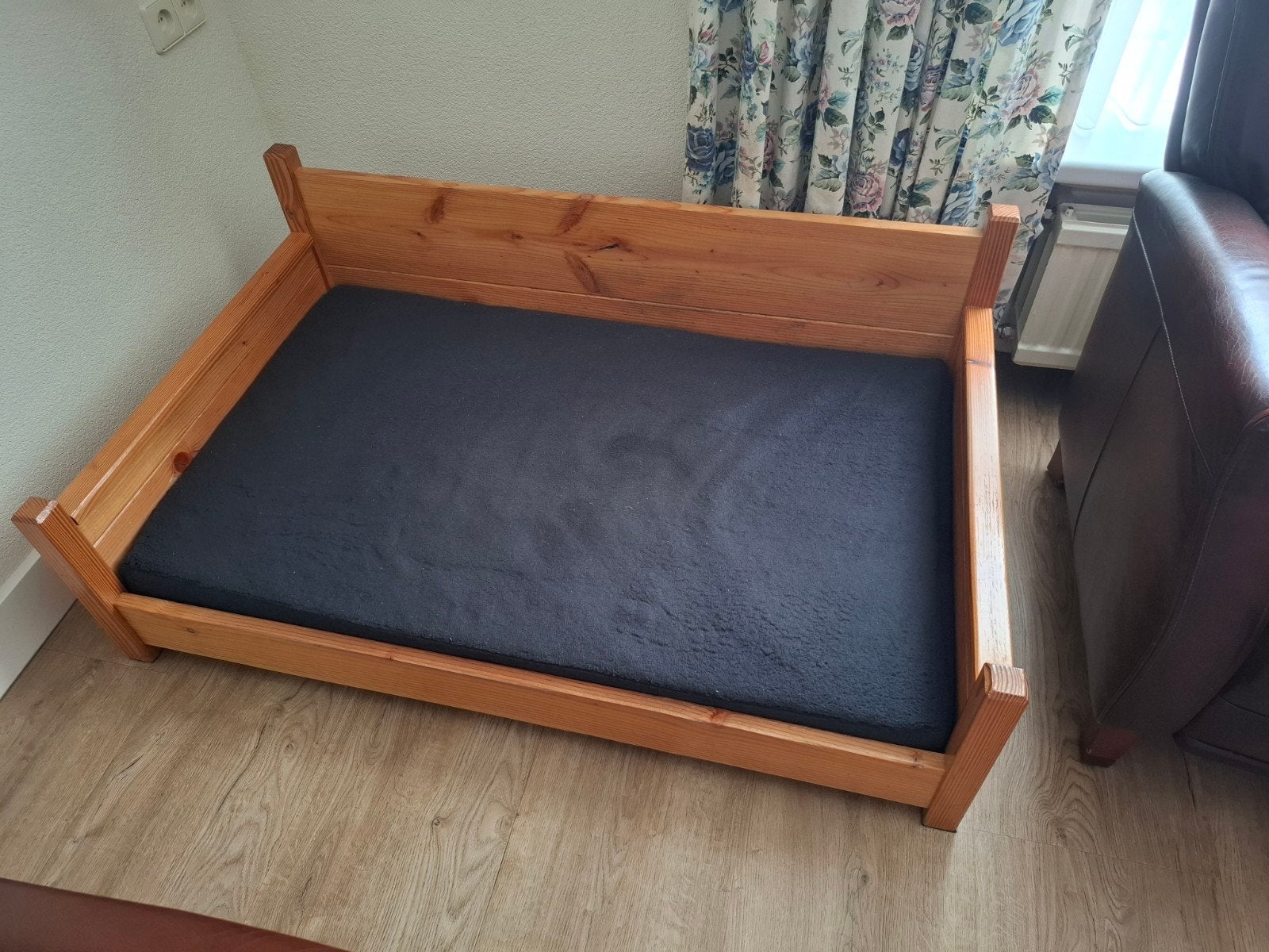 hondenbed (2 stuks) met therapeutische matrassen, Dieren en Toebehoren, Ophalen, Zo goed als nieuw, Overige