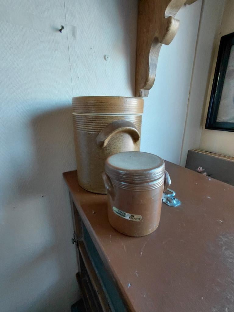 Set oude gres potten kruiken met deksel, Ophalen