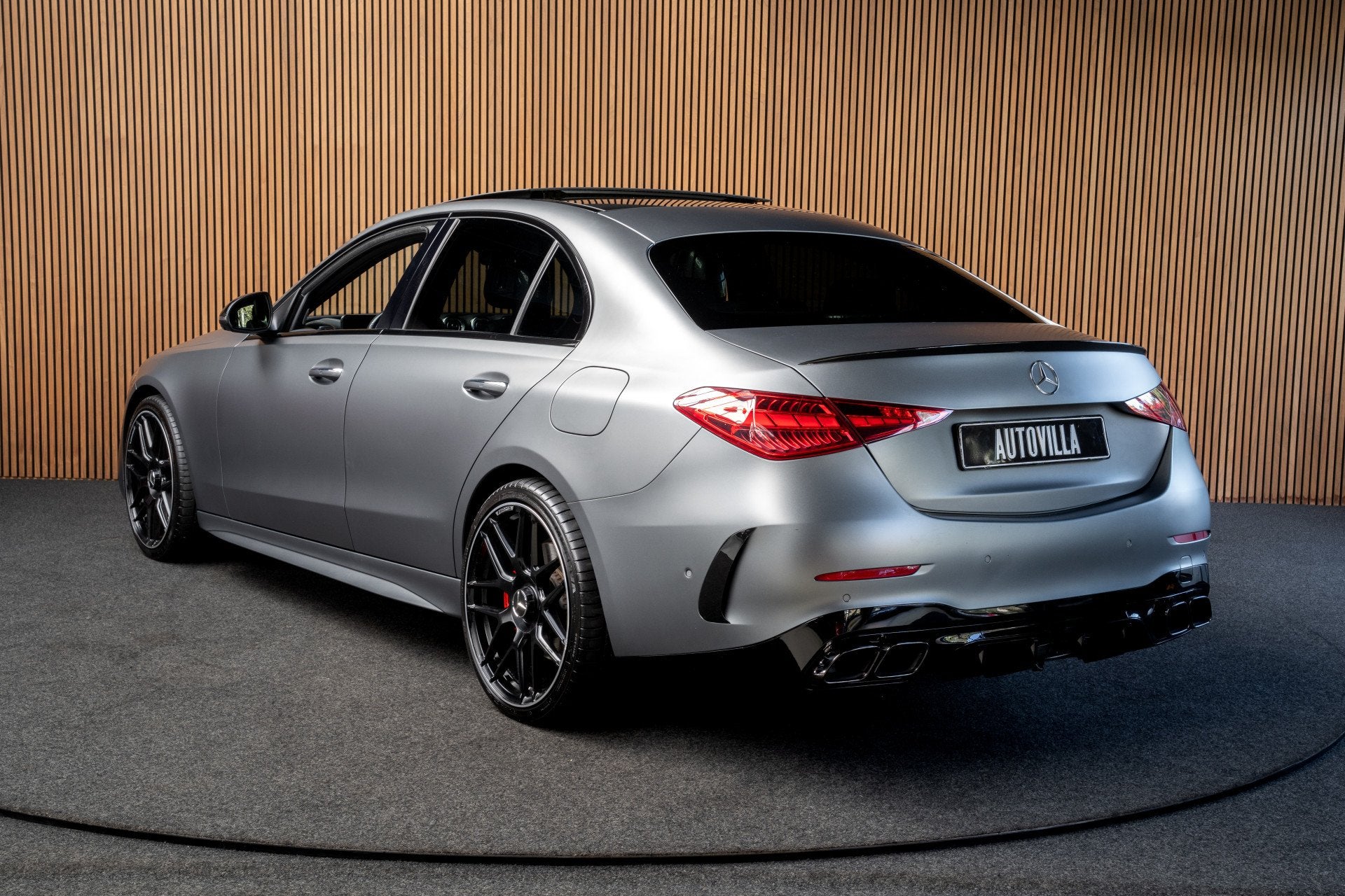 Mercedes-Benz C-Klasse 300 e AMG Line Pano Leer 360° Memory, Automaat, Dealer onderhouden, Achterwielaandrijving, 4 cilinders