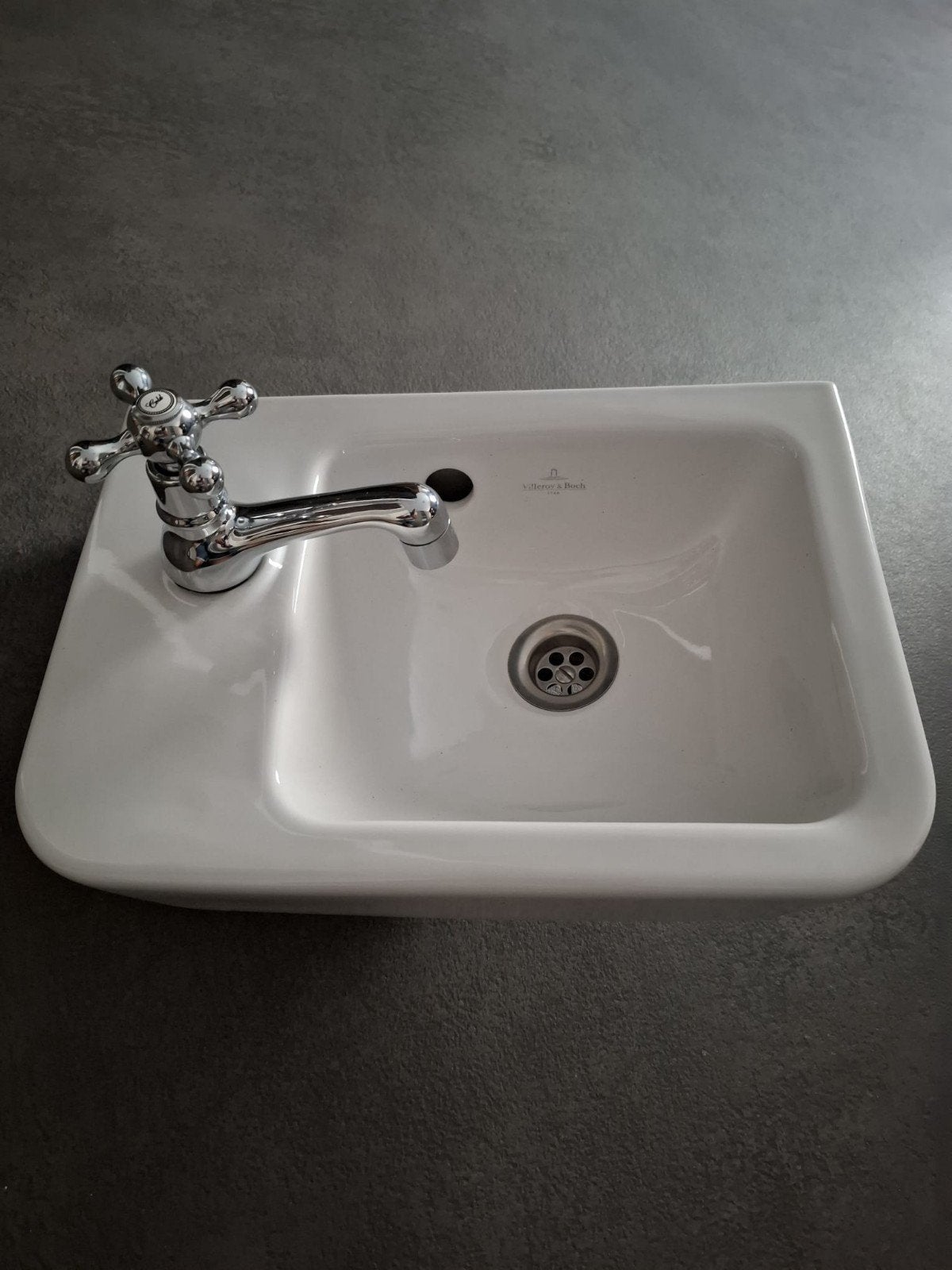 Villeroy & Boch fonteintje, met nostalgische kraan. nieuw!, Ophalen, Nieuw, Kraan