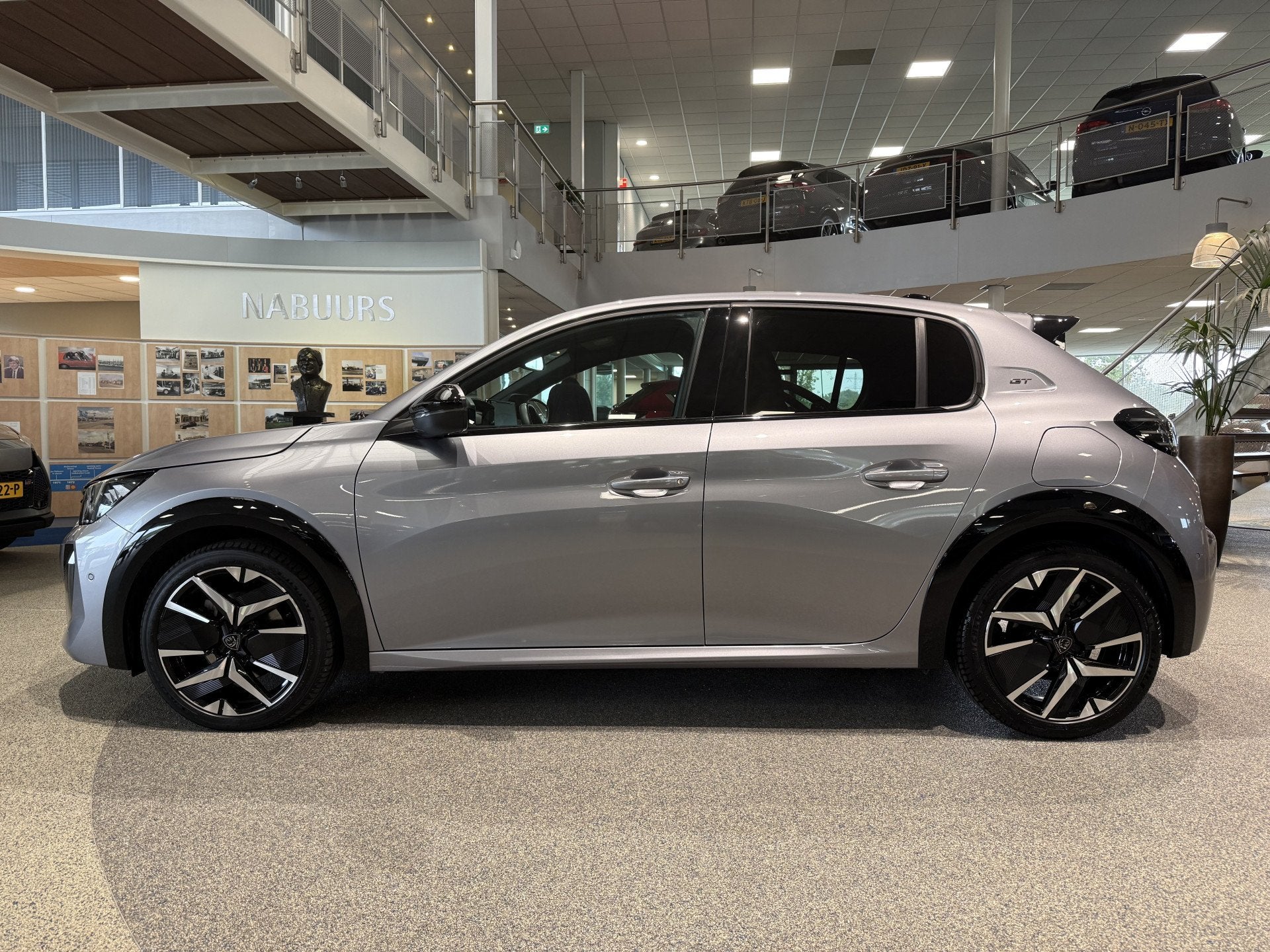 Peugeot 208 1.2 Hybrid 145 e-DCS6 GT NL auto, Camera, Adapti, 1203 kg, Euro 6, 1199 cc, Leder en Stof