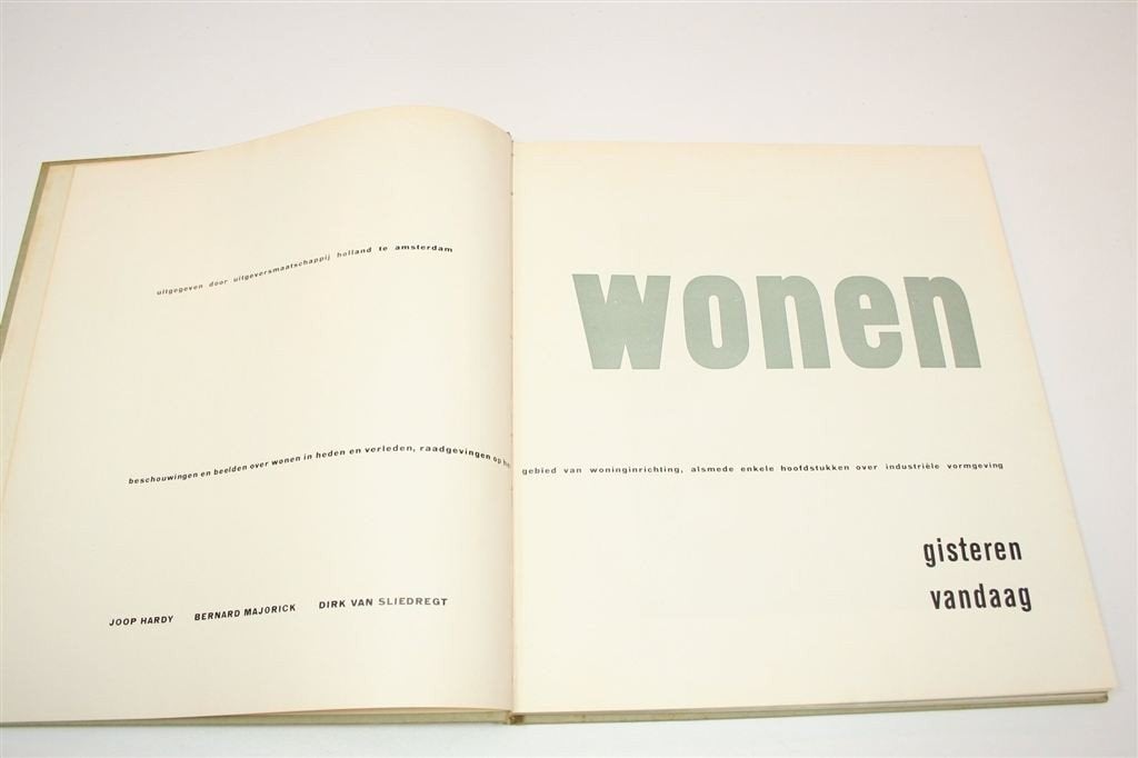 Wonen Gisteren Vandaag — Vintage Boek Interieur [1957], Ophalen of Verzenden, Gelezen, Interieur en Design