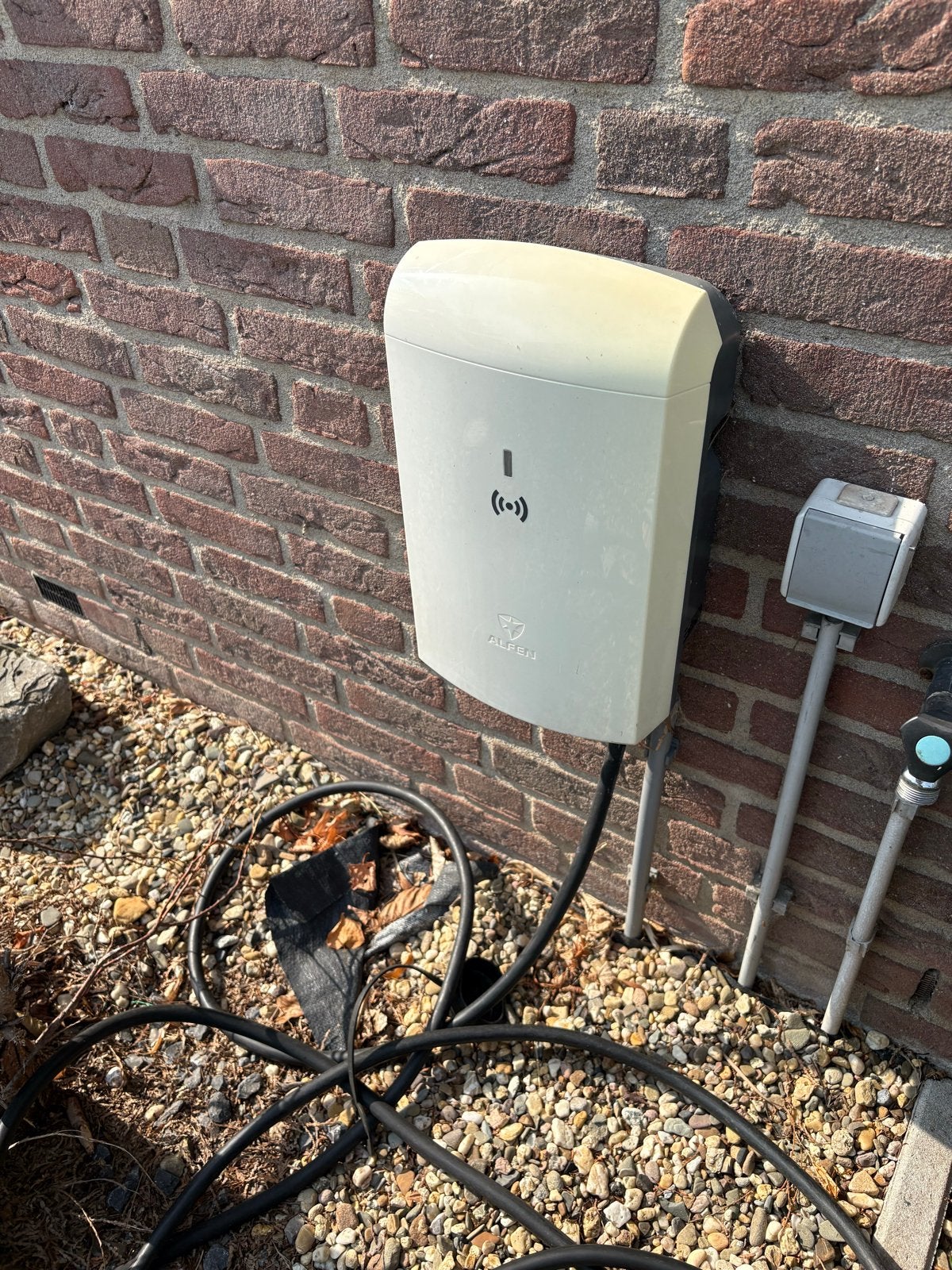 Alfen Laadpaal met vaste laadkabel MID en 4G, Ophalen, Gebruikt, Laadpaal en Laadkabel