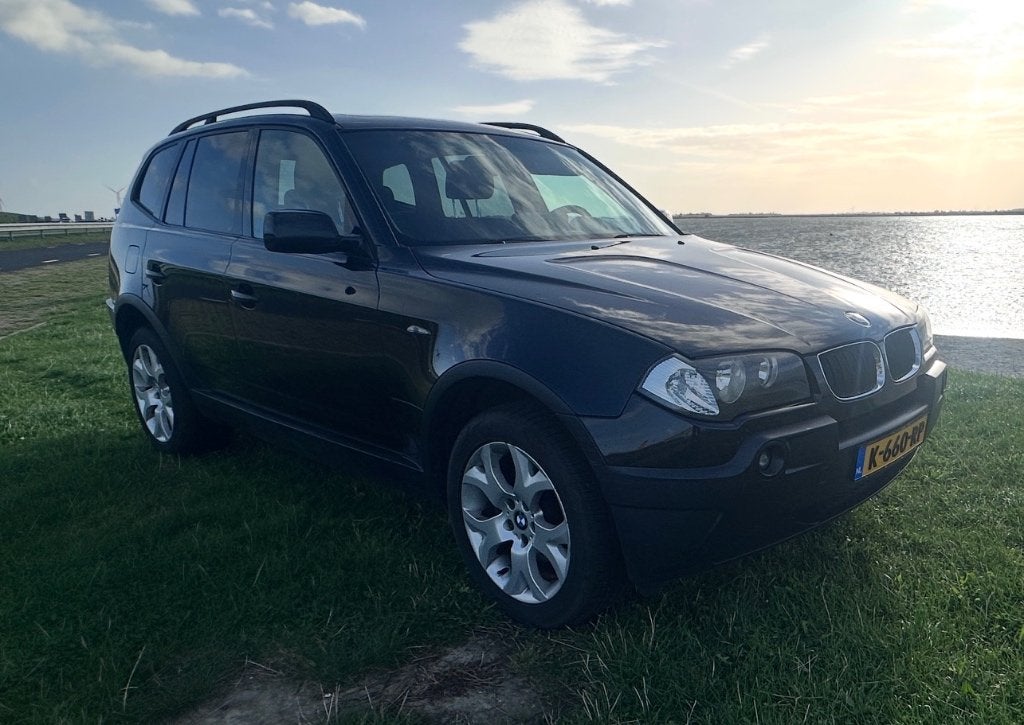 BMW X3 3.0i 6 cilinder Automaat Youngtimer, Auto's, Automaat, Zwart, 2000 kg, Zwart