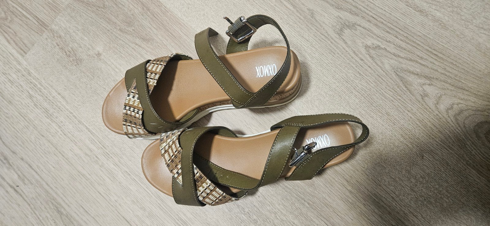 Oxmox Sandalen met kurklook zool - Maat 39, Oxmox, Zo goed als nieuw, Groen, Sandalen of Muiltjes