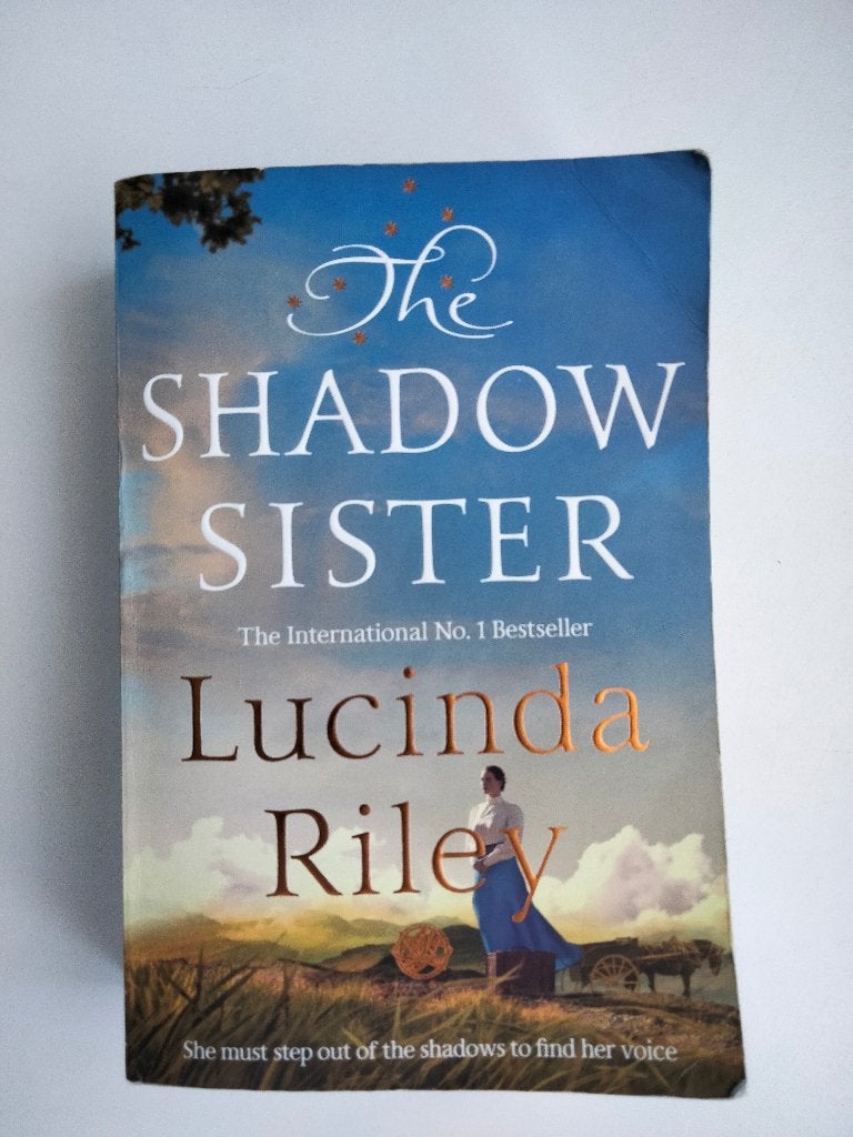 Lucinda Riley Boeken: The Shadow Sister, Moon, Pearl, Sun,, Europa overig, Lucinda Riley, Ophalen, Gelezen