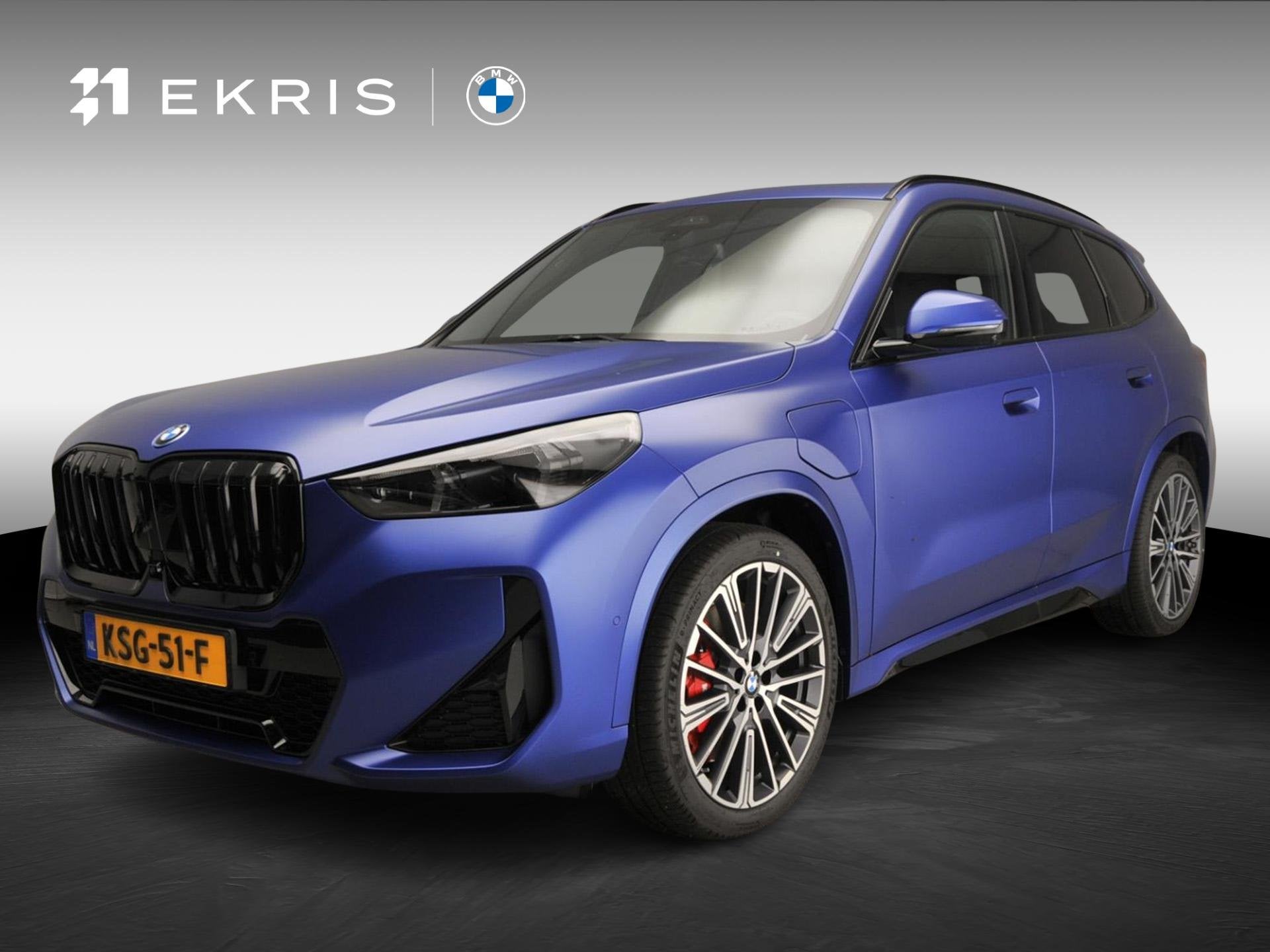 BMW X1 xDrive25e | M-Sportpakket | LED | HUD | Active cruise, Dealer onderhouden, Blauw, 105 min, Bedrijf