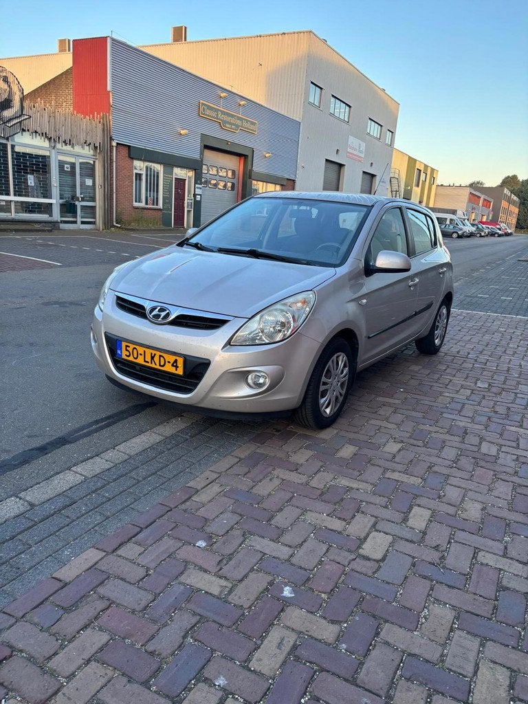 Hyundai I20 1.2i DynamicVersion / Airco / Elek ramen, 450 kg, Gebruikt, 31 €/maand, 4 cilinders