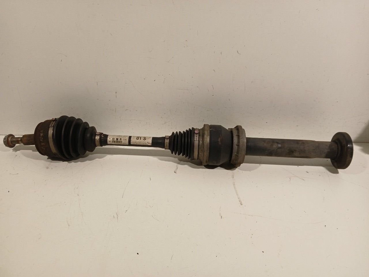 Aandrijfas rechts voor Volkswagen Transporter, Onderdelen@venauto.nl, Van der Ven Autorecycling B.V., Gebruikt, Ettenseweg 76, 4706 PB Roosendaal, The Netherlands