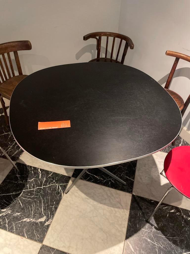 Fritz Hansen design tafel, Ophalen, Rond, Zo goed als nieuw, Metaal