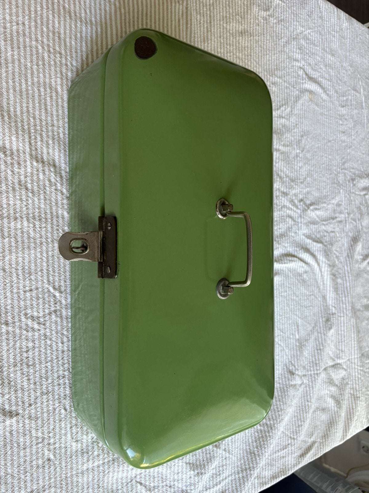 Emaille brood trommel, Ophalen