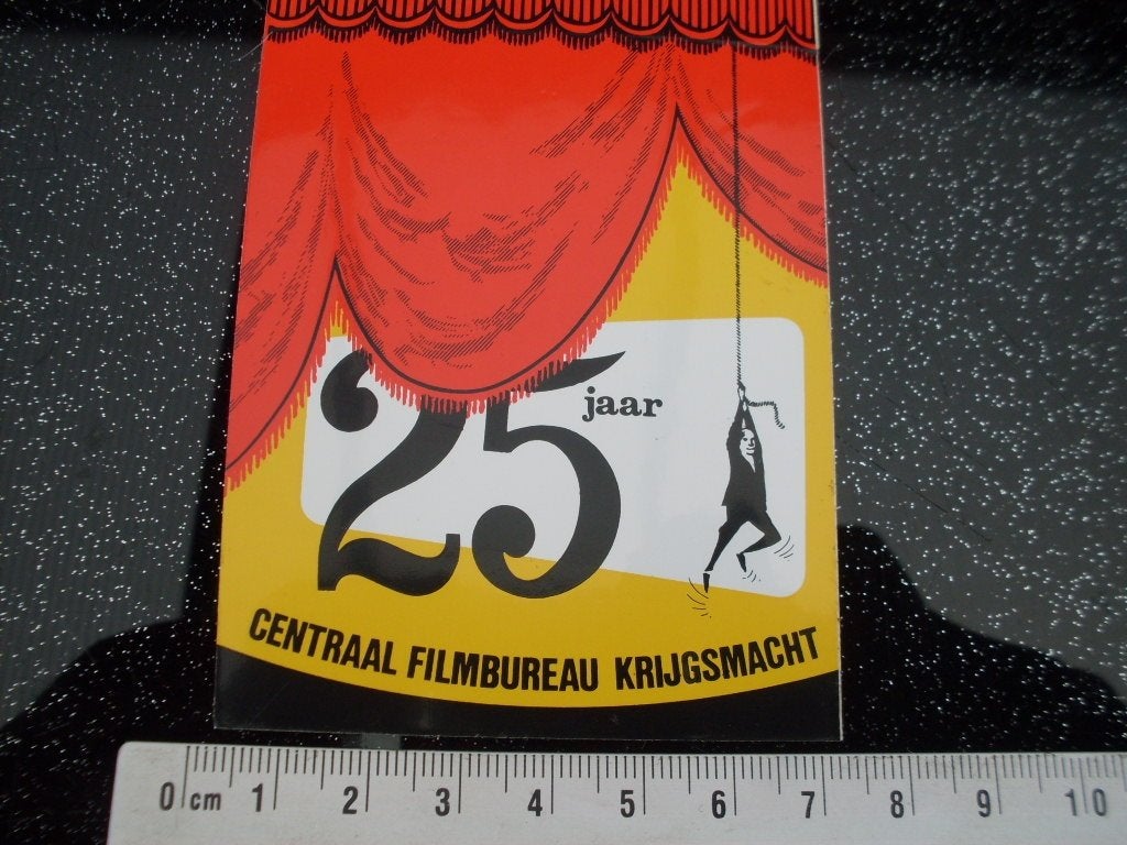 sticker 25 jaar centraal filmbureau krijgsmacht leger, Verzenden, Zo goed als nieuw, Bedrijf of Vereniging