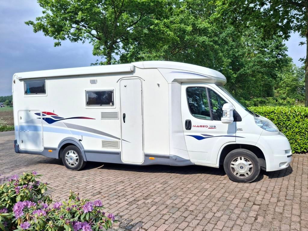 Zeer nette Challenger camper met enkele bedden, 95000 km, Caravans en Kamperen, Campers, Bedrijf
