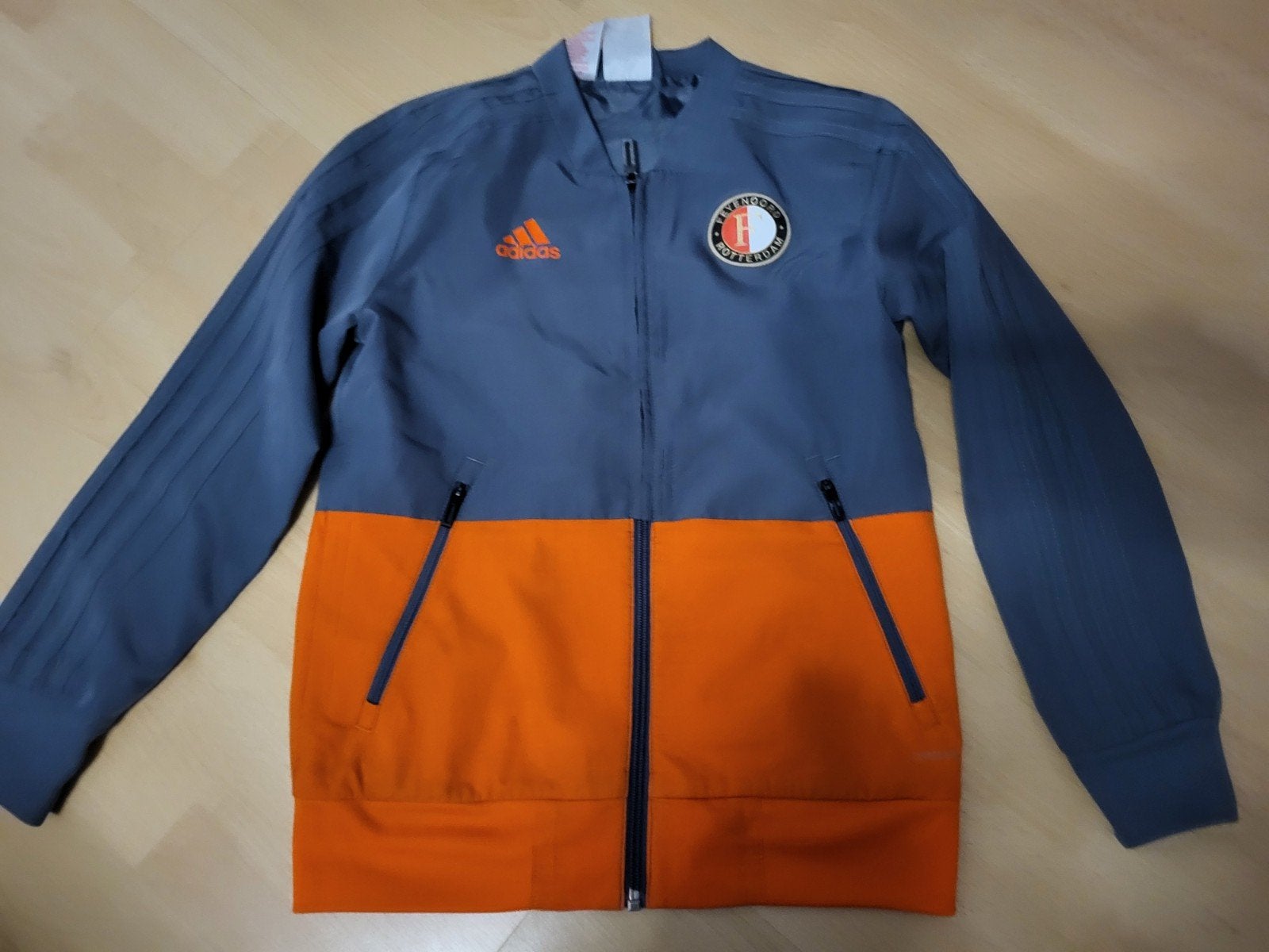 Feyenoord jas maat 128 xs, Adidas, Gebruikt, Jongen of Meisje, Ophalen of Verzenden