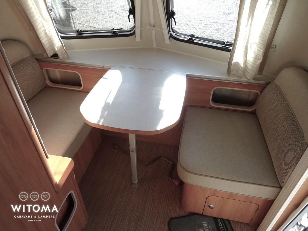 Eriba Touring 542 GT mooie uitvoering !, Serviceluik, 4 tot 5 meter, Eriba, 2 aparte bedden