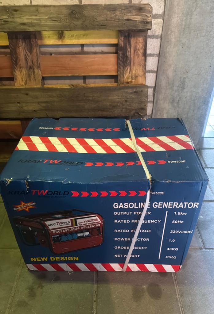 KW8500E Benzine Generator, Ophalen, Zo goed als nieuw, Minder dan 50 cm