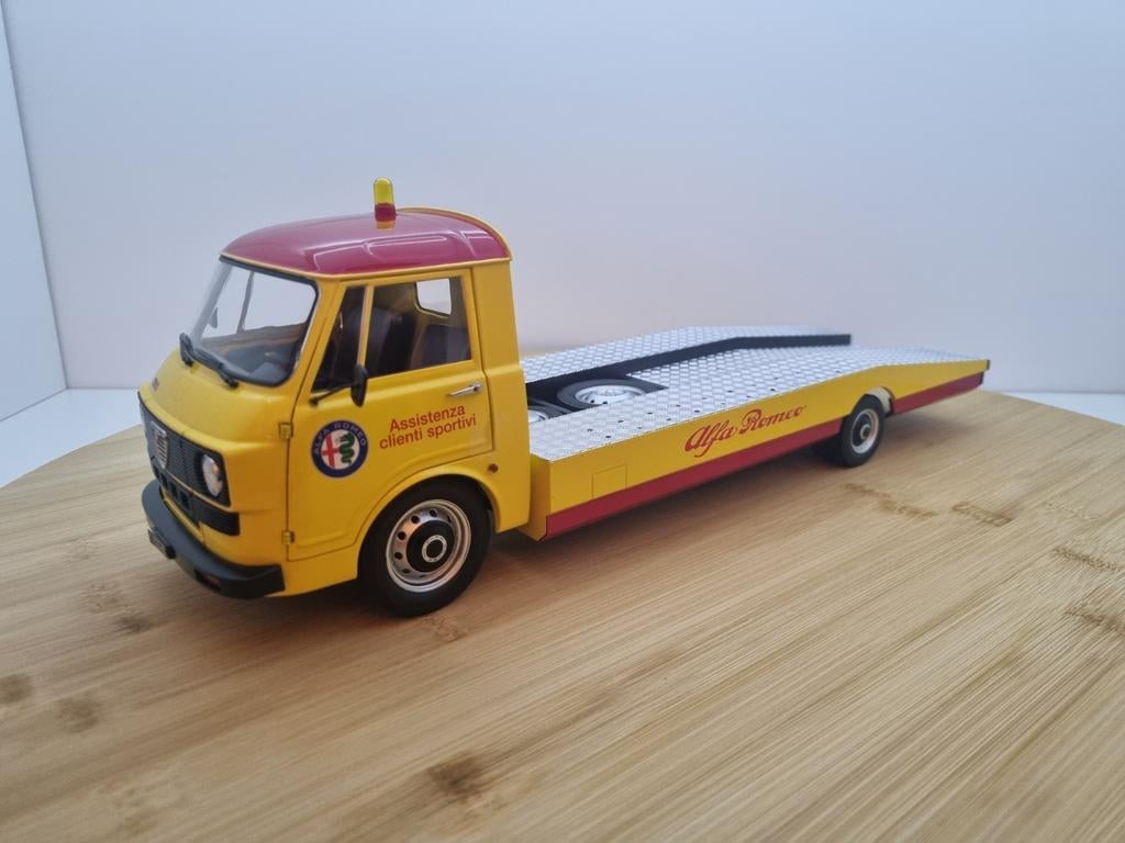 Aanbieding! Mitica Alfa Romeo A12 F12 Series 2 oprijwagen, Hobby en Vrije tijd, Modelauto's | 1:18, Overige merken, F, Auto, Nieuw