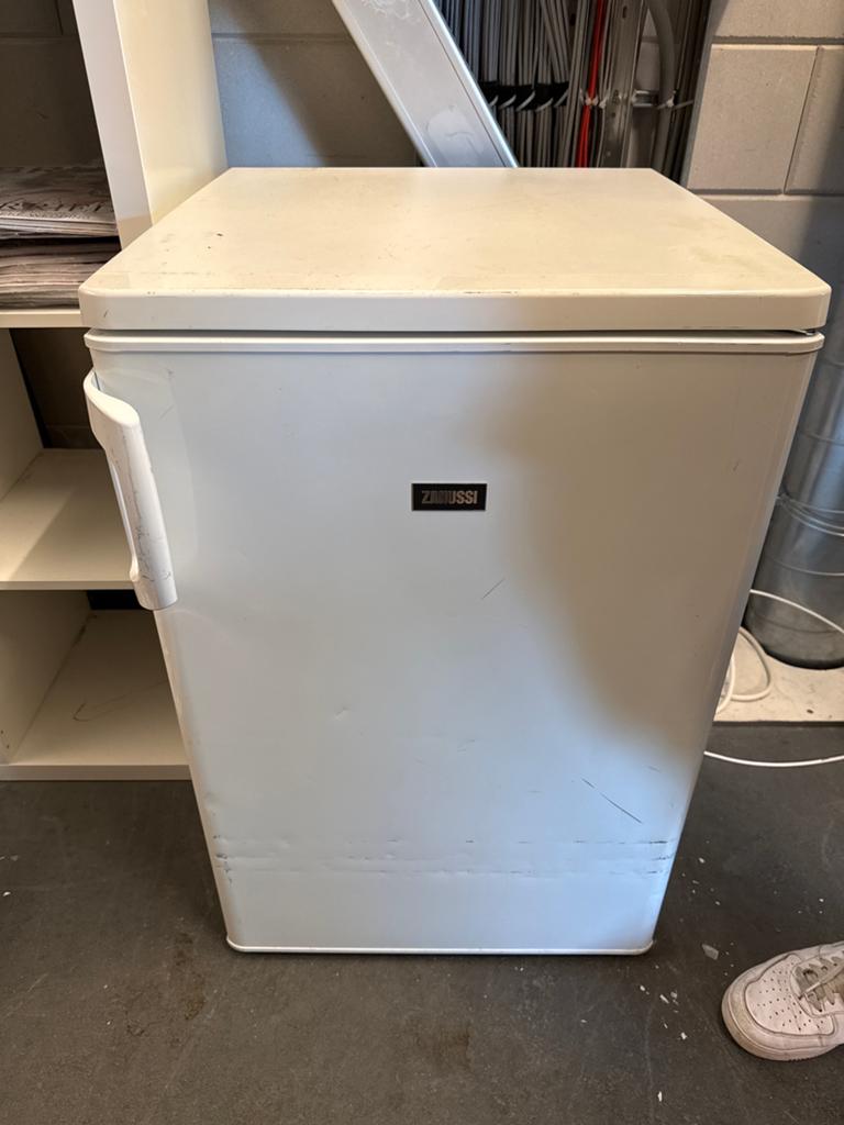 Zanussi tafelmodel koelkast / minibar koelkast, Ophalen, Gebruikt, Minder dan 85 cm, Minder dan 60 cm